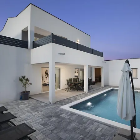 Villa 4-bedroom With Pool Near Vodnjan