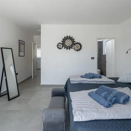 Villa 4-bedroom With Pool Near Vodnjan